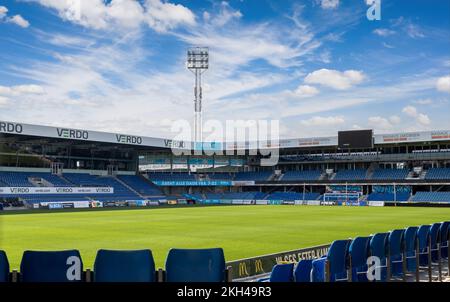 Randers, Mitteljütland, Dänemark - August 2022: Blick auf die Skyline des Randers Stadions (Cepheus Park), Heimstadion des Randers FC. Stockfoto