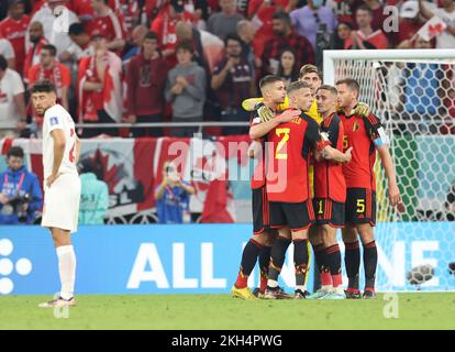 Al-Rayyan, Katar. 23.. November 2022. Spieler Belgiens reagieren nach dem Spiel der Gruppe F zwischen Belgien und Kanada auf der FIFA-Weltmeisterschaft 2022 im Ahmad bin Ali Stadium in Al Rayyan, Katar, am 23. November 2022. Kredit: Han Yan/Xinhua/Alamy Live News Stockfoto