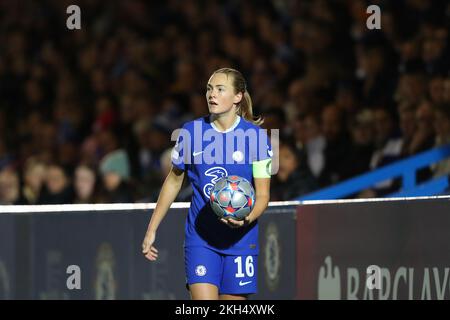 Kingston, London, Großbritannien. 23.. November 2022; Kingsmeadow, Kingston, London, England: UEFA Womens Champions League Football, Chelsea versus Real Madrid; Magdalena Eriksson von Chelsea Credit: Action Plus Sports Images/Alamy Live News Stockfoto