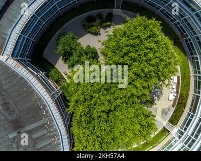 Ehemaliges Lloyds Building in Bristol, England, von oben mit der Drohne Stockfoto