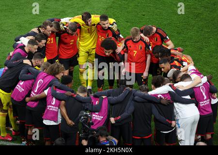 Al-Rayyan, Katar. 23.. November 2022. Team Belgien jubelt vor dem Spiel der Gruppe F zwischen Belgien und Kanada bei der FIFA-Weltmeisterschaft 2022 im Ahmad bin Ali Stadium in Al Rayyan, Katar, am 23. November 2022. Kredit: Xu Zijian/Xinhua/Alamy Live News Stockfoto