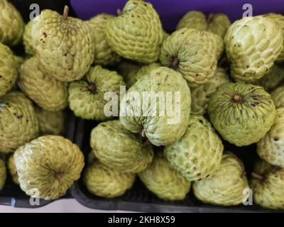 Viele frische thai annona Hydrid Früchte. Stockfoto