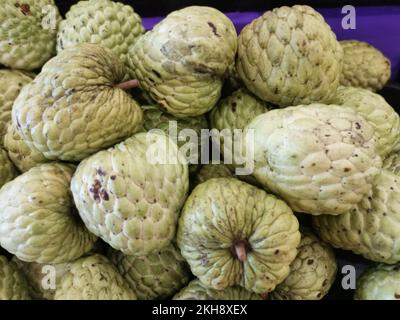 Viele frische thai annona Hydrid Früchte. Stockfoto