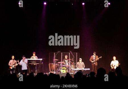 4. Oktober 2008 – Primm, Nevada, USA - Die Beach Boys treten am 4. Oktober 2008 im Buffalo Bill's Resort & Casino in Primm, Nevada, auf. (Kreditbild: © David Becker/ZUMA Press Wire) Stockfoto