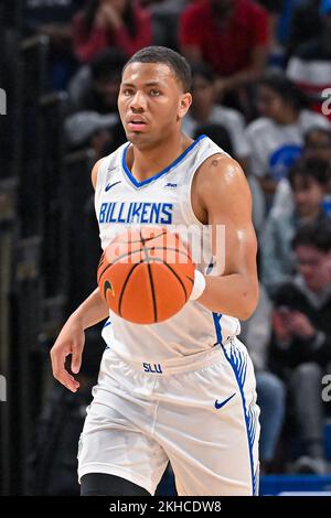 23. NOVEMBER 2022: Saint Louis Billikens Garde Javon Pickett (4) bringt den Ball in einem regulären Saisonspiel nach unten, bei dem die Paul Quinn Tigers die St. Louis Billikens. In der Chaifetz Arena in St. Louis, MO Richard Ulreich/CSM Stockfoto