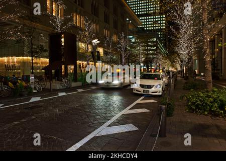 Taxis Einkaufsviertel Nacht Marunouchi Tokio Japan Stockfoto