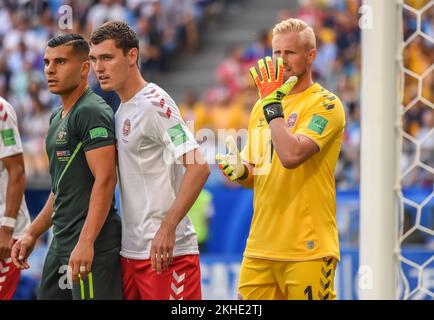 Samara, Russland – 21. Juni 2018. Dänischer Torhüter Kasper Schmeichel mit Mitte-Rücken-Andreas Christensen und Australischer Winger Andrew Nababout während F Stockfoto