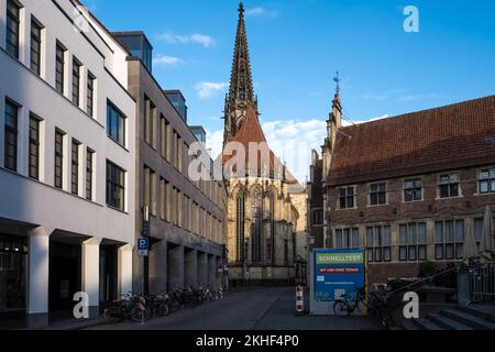 Architektonische Details der St.-Lambert-Kirche (deutsch: St. Lamberti), ein römisch-katholisches Kirchengebäude in Münster (Westfalen) in Deutschland Stockfoto