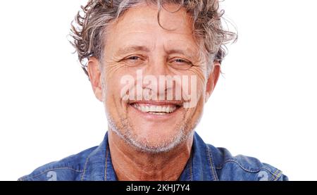 Seine positive Einstellung ist ansteckend. Studioporträt eines glücklichen, erwachsenen Mannes isoliert auf Weiß. Stockfoto