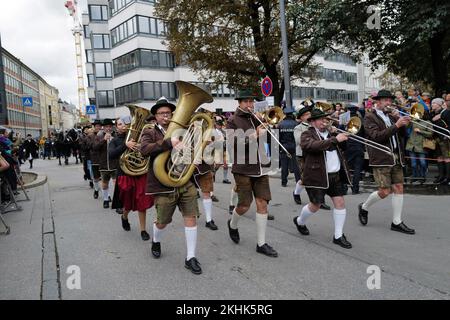 Teilnehmer der Oktoberfest-Tentowner-Parade in München Stockfoto