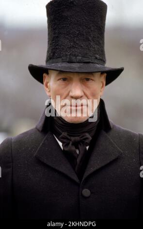 PATRICK STEWART in Einer WEIHNACHTSLIEDER (1999), Regie David HUGH JONES. Kredit: Hallmark Entertainment/Album Stockfoto