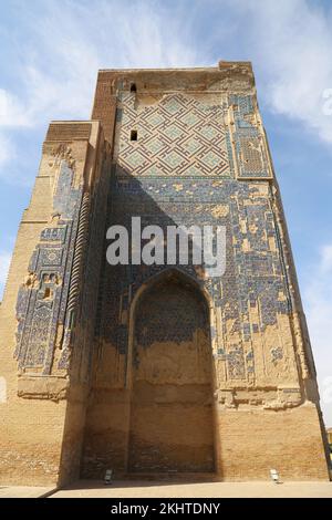 Eingangstor, AK Saray (White Palace) Complex, IPAK Yuli Street, Shakhrisabz, Qashqadaryo Province, Usbekistan, Zentralasien Stockfoto