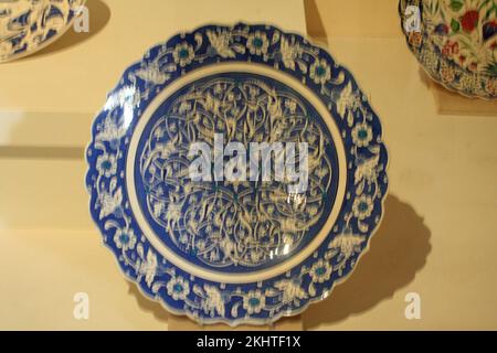 Iznik Pottery, Osmanisches Reich, Museum der anatolischen Zivilisationen, Ankara, Türkei Stockfoto