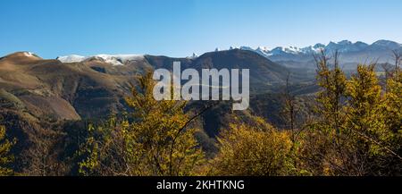 Selva de Irati en otoño, valle de Salazar, Puerto de Larrau junto a la frontera francesa, Navarra, España Stockfoto