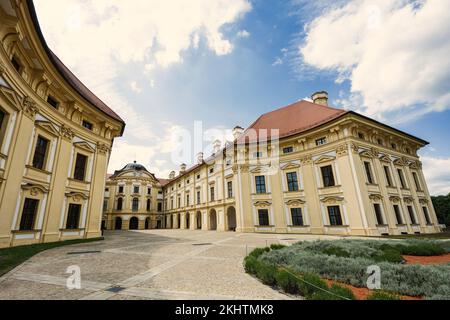 Die Burg Slavkov, auch bekannt als Burg Austerlitz, ist ein barocker Palast in Slavkov U Brna, Tschechische Republik Stockfoto