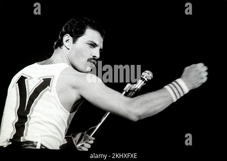 Königin tritt in den Groenoordhallen in Leiden Holland 1986 vbvanbree Fotografie auf Stockfoto