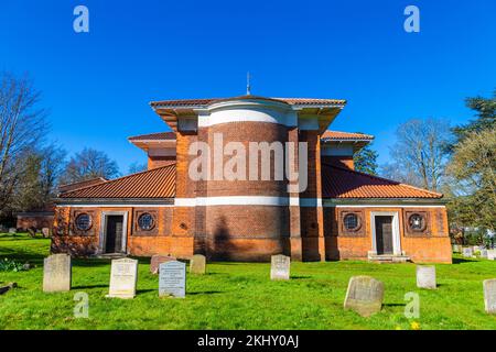 Rückseite der St. Martin's Church Edwin Lutyens im italienischen Stil, Knebworth, Hertfordshire, Großbritannien Stockfoto