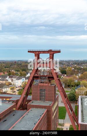 Panoramablick von oben auf den Zeche Zollverein, den Industriekomplex Zollverein Kohlebergwerk, vom Dach des Ruhrmuseums im Ruhrgebiet in Essen, Deutschland Stockfoto