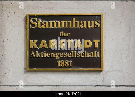 Wismar, Mecklenburg-Vorpommern, Deutschland - Kaufhaus Karstadt, 1881 eröffnete Rudolph Karstadt sein erstes Geschäft unter dem Namen Tuch-, Manufactur- Stockfoto