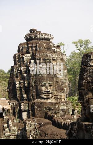 Gesicht von König Jayavarman VII (Bas Relief), Bayon Tempel, Angkor Thom, Siem Reap, Kambodscha. Stockfoto