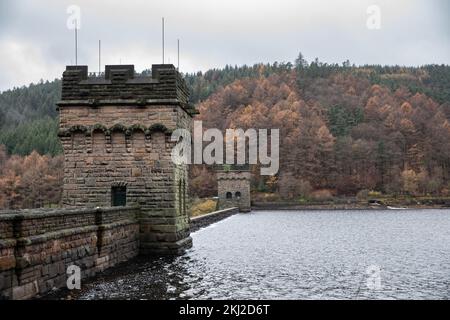 Upper Derwent Reservoir Dam Wall, Derbyshire, Großbritannien. Stockfoto