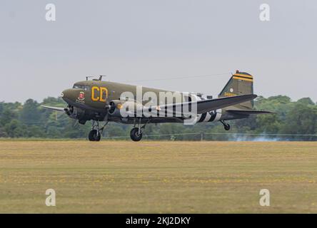 Douglas DC-3 Dakota/Douglas C-47 Skytrain Imperial war Museum Duxford, England DAKS Over Duxford, 2019 (Foto: Cody Froggatt) Stockfoto