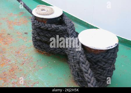 Absperrpfosten auf dem Deck der Dampfeinheit „Shieldhall“ im Dock in Southampton, Hampshire, Großbritannien Stockfoto