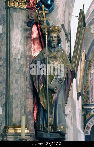 Heiliger Cyril, Statue auf dem Altar des Heiligen Benedikt in der Kirche der Heiligen Jungfrau Maria in Jastrebarsko, Kroatien Stockfoto