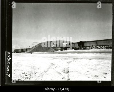 Projekt 21 - Testaktivitäten Operation Ivy (Enewetak/Bikini). Krause-Ogle Box auf Dridrilbwij. Fotografien von atmosphärischen Nuklearversuchen auf Pacific Island und Nevada Testgelände. Stockfoto