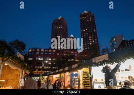 Weihnachtsmarkt am Union Square in New York City, USA 2022 Stockfoto