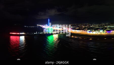 Die Lichter von Blackpool in Lancashire, Großbritannien, aus der Vogelperspektive Stockfoto
