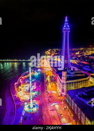 Die Lichter von Blackpool in Lancashire, Großbritannien, aus der Vogelperspektive Stockfoto