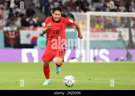 Lee Kang-in aus Südkorea anlässlich der FIFA-Weltmeisterschaft 2022, Fußballspiel der Gruppe H zwischen Uruguay und der Republik Korea am 24. November 2022 im Education City Stadium in Doha, Katar - Foto: Jean Catuffe/DPPI/LiveMedia Stockfoto