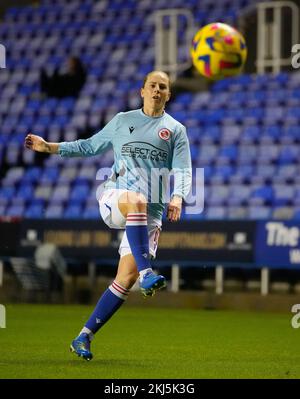 Reading, UK. 24.. November 2022. Reading, England, November 24. 2022: Natasha Dowie (10 Reading) wärmt sich auf, bevor das Barclays Womens Super League-Fußballspiel zwischen Reading und Liverpool im Select Car Leasing Stadium in Reading, England, stattfindet. (James Whitehead/SPP) Kredit: SPP Sport Press Photo. Alamy Live News Stockfoto