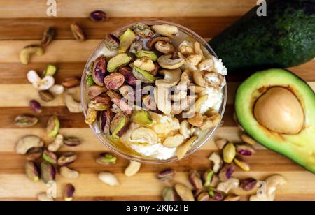 Bilder von Säften und Smoothies mit Donuts Stockfoto