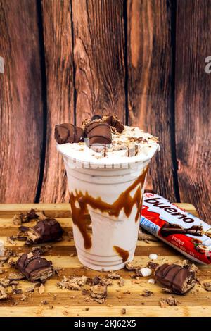 Bilder von Säften und Smoothies mit Donuts Stockfoto
