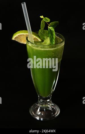 Bilder von Säften und Smoothies mit Donuts Stockfoto
