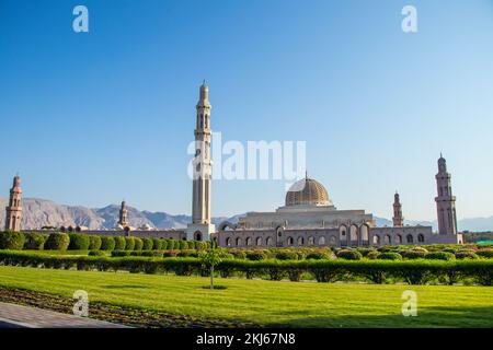 Die große Moschee Sultan Qaboos ist die größte Moschee in Oman und befindet sich in der Hauptstadt Muscat Stockfoto