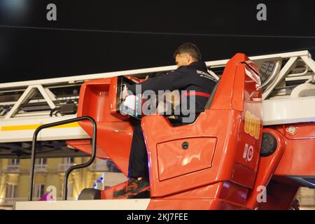 Eine Coruna, Spanien Autoladter, die von Feuerwehrleuten benutzt wird, um Feuer zu bekämpfen. Transport der für den Notfall erforderlichen Ausrüstung. 3. Juli 2022 Stockfoto