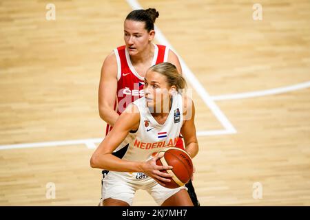 ALMERE, NIEDERLANDE - NOVEMBER 24: Loyce Bettonvil of the Netherlands während des FIBA Women's EuroBasket 2023 Qualifier Game zwischen den Niederlanden und der Tschechischen Republik im Topsportcentrum Almere am 24. November 2022 in Almere, Niederlande (Foto von Rene Nijhuis/Orange Pictures) Stockfoto