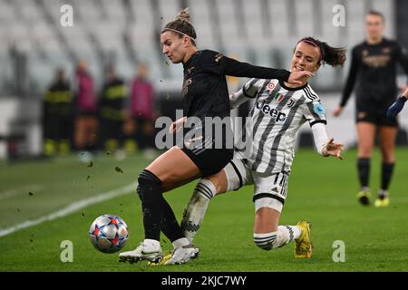 Während des Spiels der UEFA Women Champions League 2022 2023 zwischen Juventus Women 1-1 Arsenal Women im Allianz Stadium am 24. November 2022 in Turin, Italien. Kredit: Maurizio Borsari/AFLO/Alamy Live News Stockfoto