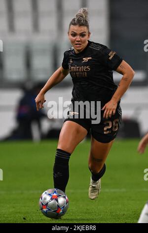 Turin, Italien. 24.. November 2022. Laura Wienroither (26 Arsenal) während der Gruppenphase der UEFA Womens Champions League, 3 Runde Spiel zwischen Juventus und Servette Chenois im Allianz-Stadion in Turin, Italien Fußball (Cristiano Mazzi/SPP) Kredit: SPP Sport Press Photo. Alamy Live News Credit: SPP Sport Press Photo. Alamy Live News Stockfoto