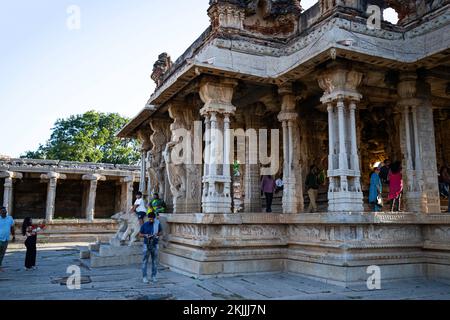 Karnatakas TourismusIkone... der Stone Chariot, Hampi. Erbaut von König Krishnadevaraya aus dem Vijayanagara-Reich im 16.. Jahrhundert, Stockfoto