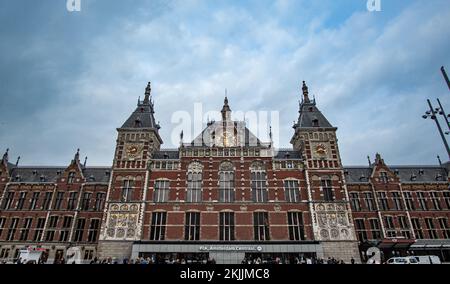 Hauptbahnhof Amsterdam größter Bahnhof in Amsterdam Stockfoto