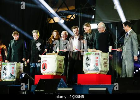 25. November 2022, Tokio, Japan: Besondere Gäste und Organisatoren nehmen an der Eröffnungszeremonie der Tokyo Comic Con 2022 Makuhari Messe International Exhibition Hall in Chiba in der Nähe von Tokio Teil. Nach drei Jahren kehrten die japanischen Versionen der San Diego Comic-Con (USA) nach Japan zurück; die letzte Veranstaltung fand 2019 statt. Tokyo Comic Con läuft vom 25. Bis 27. November. (Kreditbild: © Rodrigo Reyes Marin/ZUMA Press Wire) Stockfoto