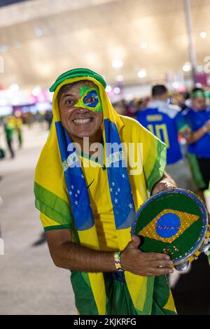 Atmosphäre vor dem Spiel Brasilien-Serbien im Lusail-Stadion, am 5.. Tag der FIFA-Weltmeisterschaft Katar 2022, in der Nähe von Doha, Katar am 24. November 2022. Foto: Ammar Abd Rabbo/ABACAPRESS.COM Kredit: Abaca Press/Alamy Live News Stockfoto