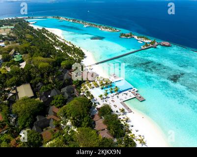 Luftaufnahme, Paradise Island mit Wasser Bungalows, Indischer Ozean, Lankanfushi, North Malé Atoll, Malediven, Asien Stockfoto