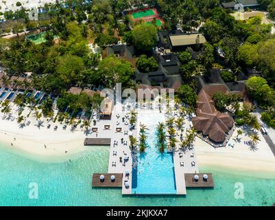 Luftaufnahme, Paradise Island mit Wasser Bungalows, Indischer Ozean, Lankanfushi, North Malé Atoll, Malediven, Asien Stockfoto