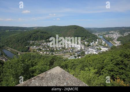 Blick vom Concordia Tower auf das Lahn-Tal und Landschaft mit Stadtbild, Blick von oben, Flusslandschaft, Bad Ems, Rheinland-Pfalz, Deutsch Stockfoto