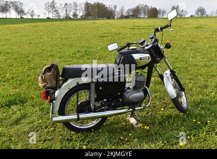 Oldtimer-Motorrad der DDR MZ TS 150, Hessen, Deutschland, Europa Stockfoto